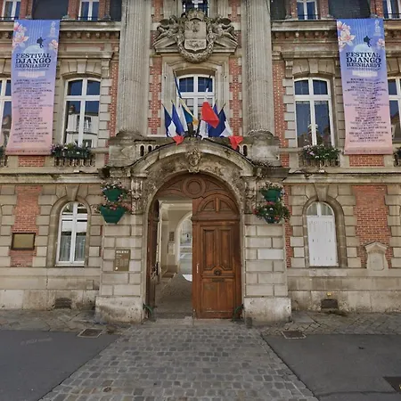 アパート Chateau Walk *