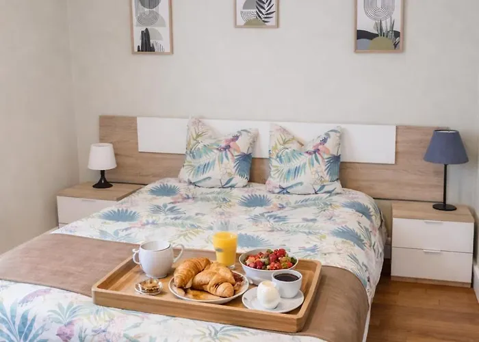 Chateau Walk Apartment *